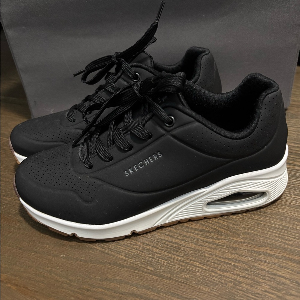 Skechers 73690 Women’s Black Uno Stand On Air Athletic Shoes